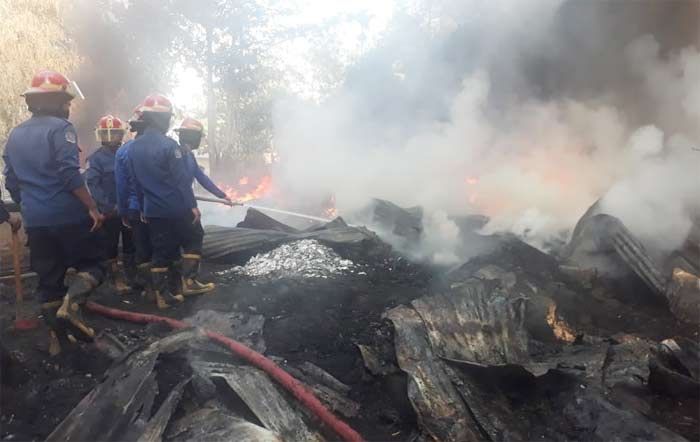 Gudang Plastik Bekas di Sidoarjo Ludes Terbakar