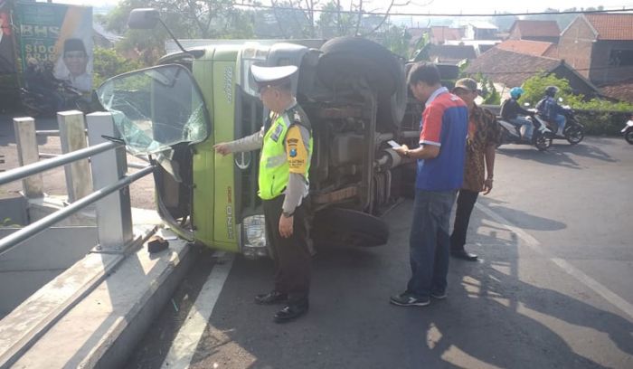 Kecelakaan di Sukodono, Truk Terguling di Flyover