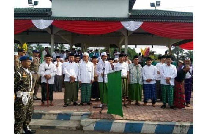 Peringati HSN, 6000 Santri di Bondowoso Gelar Jalan-Jalan Sarungan