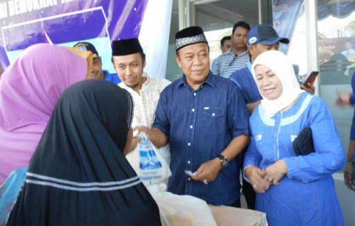 DPC Demokrat Lamongan Gelar Pasar Murah