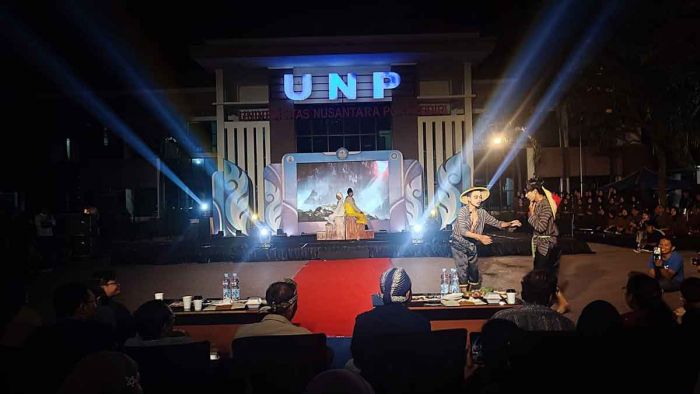 Rayakan Festival Kali Brantas dan HUT Kota Kediri, UNP Pentaskan Bubukshah-Gagang Aking Rayakan Festival Kali Brantas dan HUT Kota Kediri, UNP Pentaskan Bubukshah-Gagang Aking