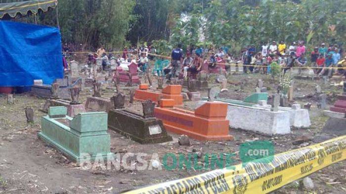 Pembongkaran Makam Diduga Korban Pembunuhan di Desa Sumberingin Jombang Dipadati Warga