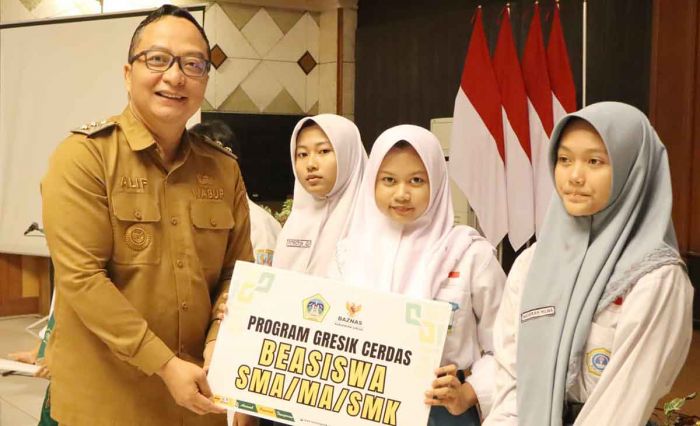 Baznas Salurkan Beasiswa dan Bantuan Rp1,86 Miliar di Gresik Baznas Salurkan Beasiswa dan Bantuan Rp1,86 Miliar di Gresik