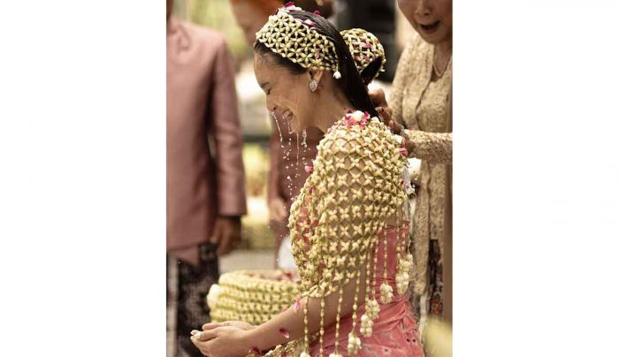 Luna Maya dan Maxime Bouttier Gelar Siraman di Ubud Luna Maya dan Maxime Bouttier Gelar Siraman di Ubud