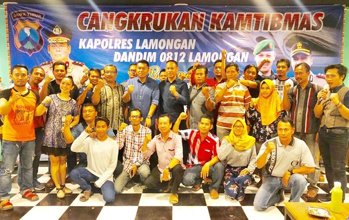 Gelar Cangkrukan Kamtibmas, Kapolres Lamongan Ajak Jurnalis Profesional