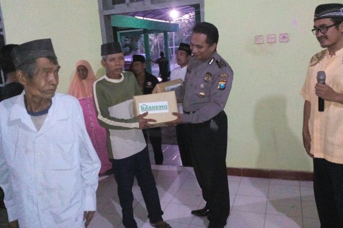 Bhabinkamtibmas Polsek Kebonagung Turut Peduli Masyarakat Kurang Beruntung