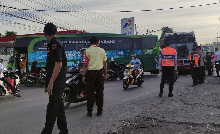 Masih Banyak Bus yang Turunkan Penumpang di Luar Terminal, Petugas Gabungan Lakukan Penertiban