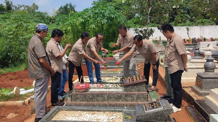 Sambut HPN 2025, PWI Sumenep Gelar Ziarah ke Makam Wartawan Senior