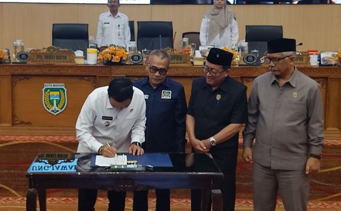  DPRD Kota Madiun Serahkan Rekomendasi LKPj 2025 ke Plt Walkot