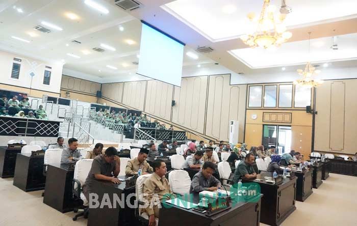 DPRD Jombang Gelar Paripurna PU Fraksi Tentang R-APBD Tahun 2017