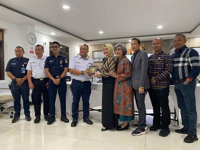 Anggota BURT DPR RI Syafiuddin Soroti Perlunya Gerbong Khusus Perokok di Kereta Api Anggota BURT DPR RI Syafiuddin Soroti Perlunya Gerbong Khusus Perokok di Kereta Api