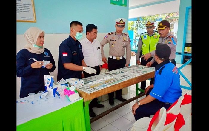 17 Sopir Bus Terminal Kertajaya Kota Mojokerto Jalani Tes Urine