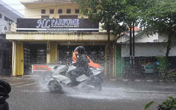 Prakiraan Cuaca Probolinggo Hari ini Senin, 6 Januari 2025: Hujan di Sore Hari