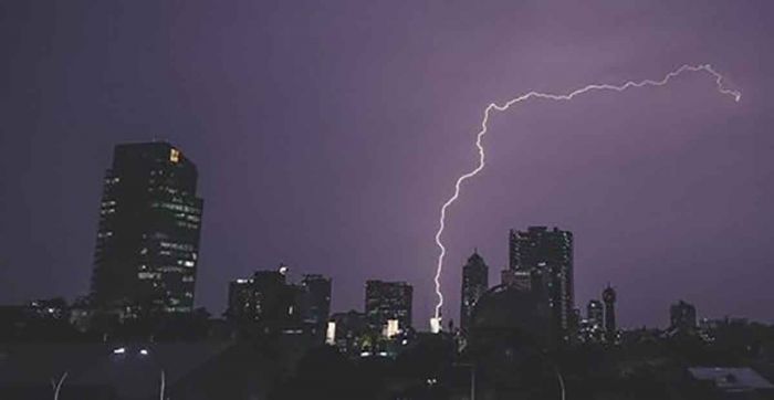 BMKG Peringatkan Cuaca Ekstrem di Jatim hingga 19 November, Waspadai Bencana Hidrometeorologi