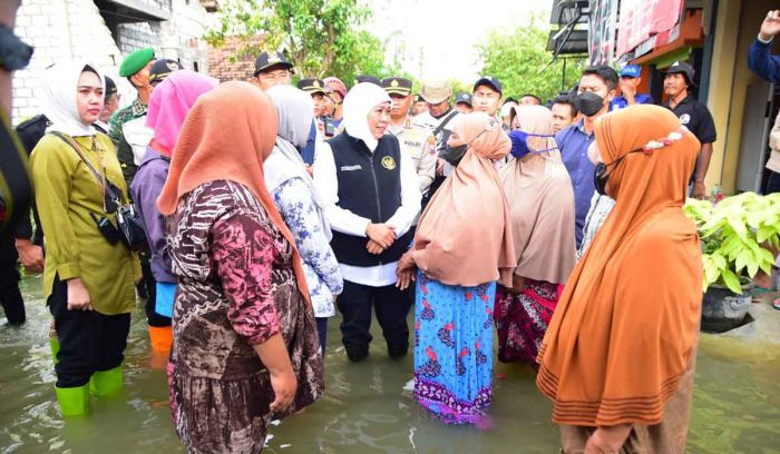 Khofifah Imbau Masyarakat Jawa Timur Waspada Cuaca Ekstrem dan Angin Kencang