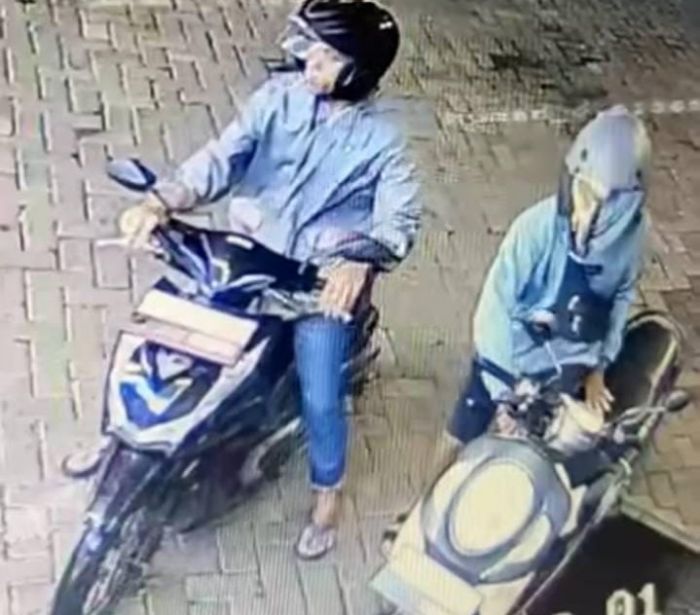 Hitungan Detik, Maling Gasak Honda Scoopy yang Diparkir di Minimarket Sedati Gede Sidoarjo