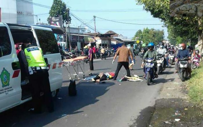 Kecelakaan di Krian, Pengendara Motor Serempetan, Satu Orang Meninggal Tertabrak Mobil