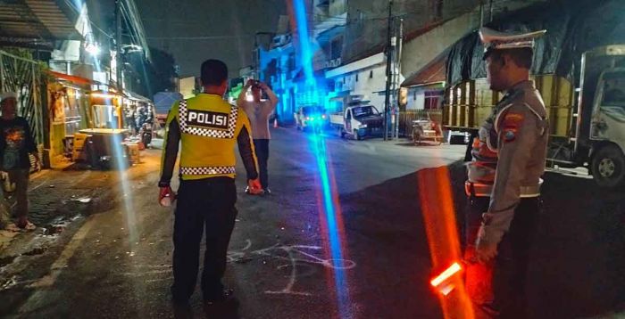 Pengendara Motor Tewas Tabrak Truk Tangki di Jalan Raya Krian