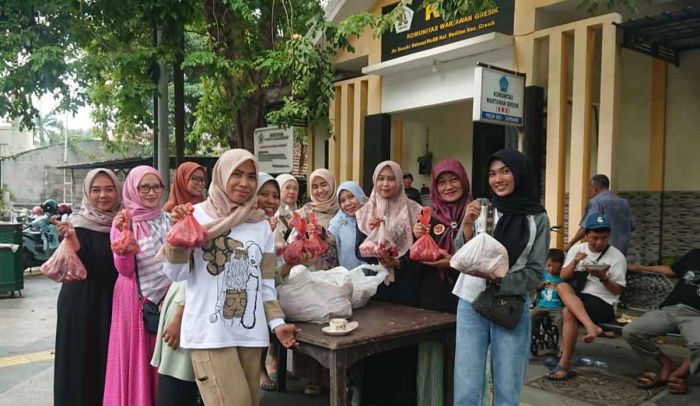 Sembelih 1 Sapi dan 5 Kambing, KWG Berbagi Hewan Kurban Sembelih 1 Sapi dan 5 Kambing, KWG Berbagi Hewan Kurban