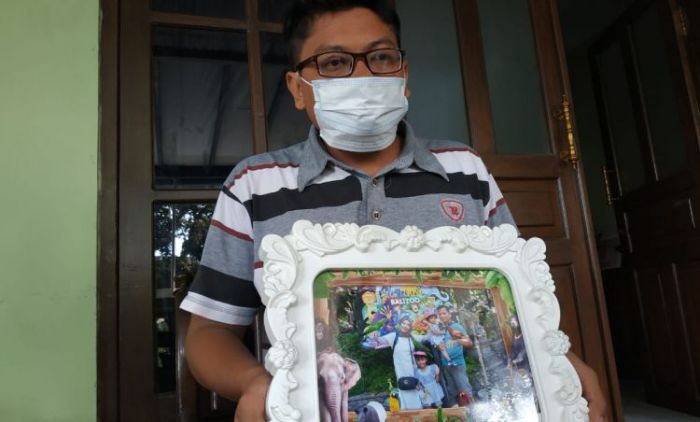 Duka Mendalam Ibu di Kediri Saat Tahu Keluarganya Masuk Manifes Pesawat Sriwijaya Air yang Jatuh