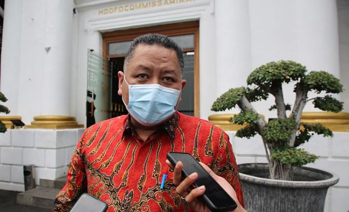 ​Cegah Penularan Covid-19 Melalui Air Liur, Pemkot Surabaya Razia Pedagang Trompet