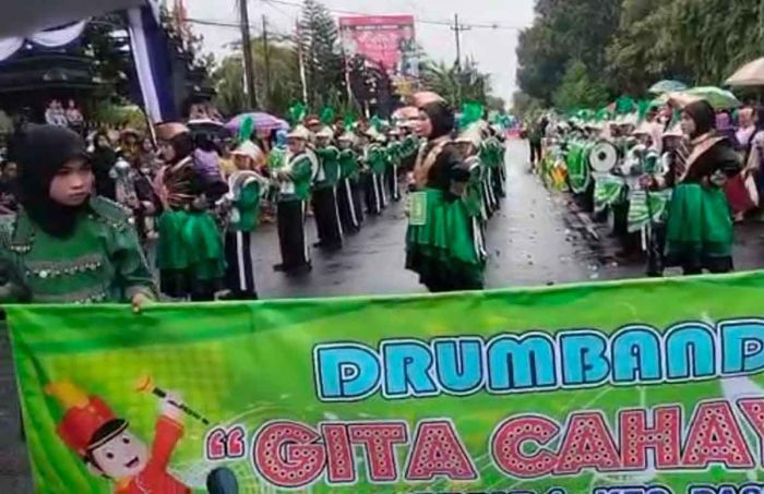 Gita Cahaya Raih Juara 1 dalam Festival Drumband se-Jawa Timur