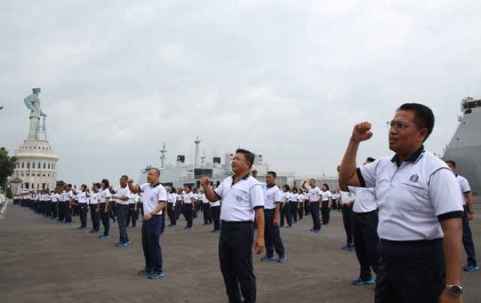 Dipimpin Kasarmatim, Jajaran Prajurit Koarmatim Rutin Olah Raga Bersama untuk Tambah Energi