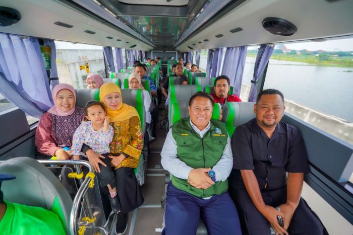 Gubernur Khofifah Ajak Warga Manfaatkan Bus TransJatim untuk Mobilitas dan Wisata