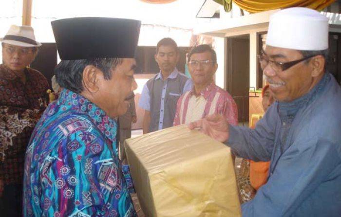 Rayakan HUT ke 40, Puskud Jatim Bagi-bagi Ratusan Paket Sembako