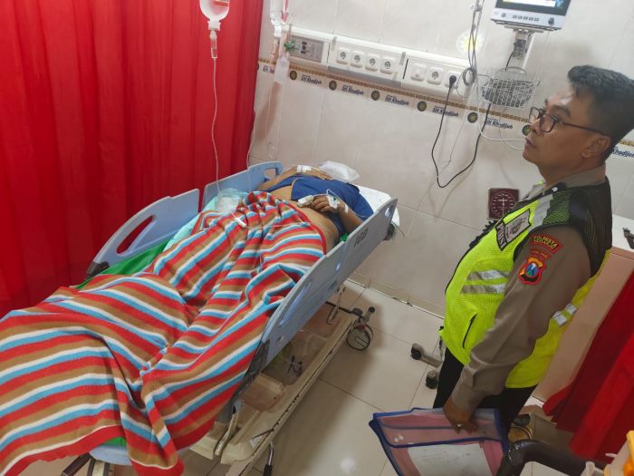 Polisi Periksa Pengemudi Mobil yang Diduga Pelaku Tabrak Lari di Bohar Sidoarjo Polisi Periksa Pengemudi Mobil yang Diduga Pelaku Tabrak Lari di Bohar Sidoarjo