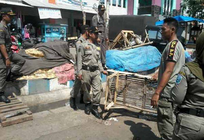 Satpol PP Tertibkan PKL Pasar Semampir Probolinggo