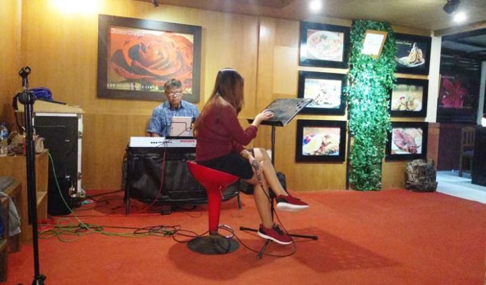 Bersantai Nikmati Live Musik dan Deburan Ombak di Restoran Sea View Pantai Teleng Ria Pacitan
