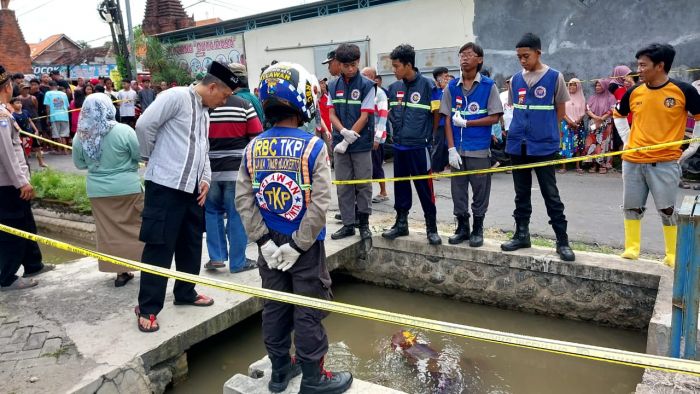 Mayat Pria Ditemukan di Saluran Air Wilayah Tarik Sidoarjo Seusai Salat Jumat