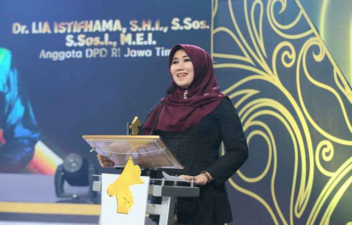 Senator Lia Istifhama Raih Penghargaan Legislatif Jatim Awards 2025 Senator Lia Istifhama Raih Penghargaan Legislatif Jatim Awards 2025
