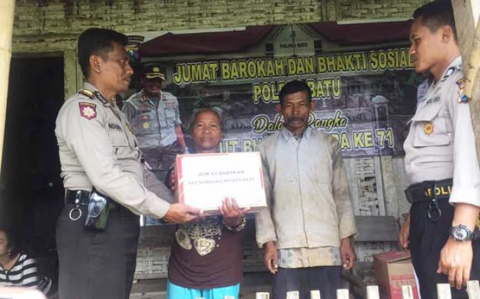 Jumat Barokah, Satsabhara Polres Batu Santuni Warga Kurang Mampu