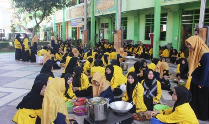 Yayasan Wahid Hasyim Ajari Santri Cara Buat Hand Sanitizer dan Jamu Kekebalan Tubuh
