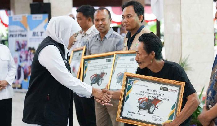 Pastikan Tepat Sasaran, Gubernur Khofifah Salurkan Bantuan Rp16 M untuk Warga dan Petani di Malang Pastikan Tepat Sasaran, Gubernur Khofifah Salurkan Bantuan Rp16 M untuk Warga dan Petani di Malang
