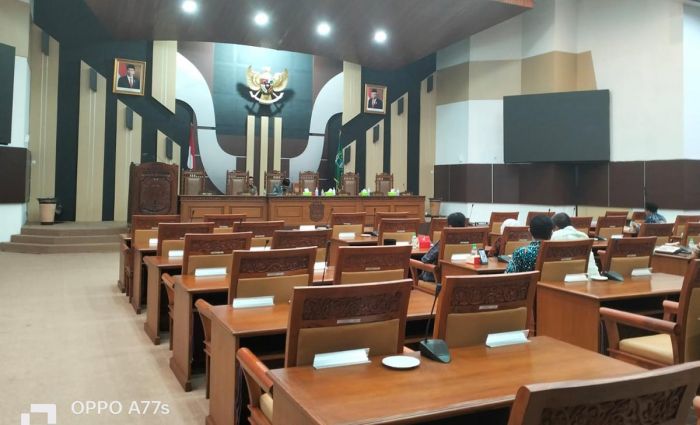 Mayoritas Fraksi Sepakat Jadwalkan Pengesahan Perda RTRW di Banmus
