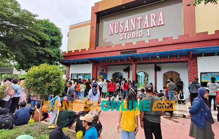 Wisatawan Serbu Wahana Wisata Nusantara Studio 1 di Libur Tahun Baru