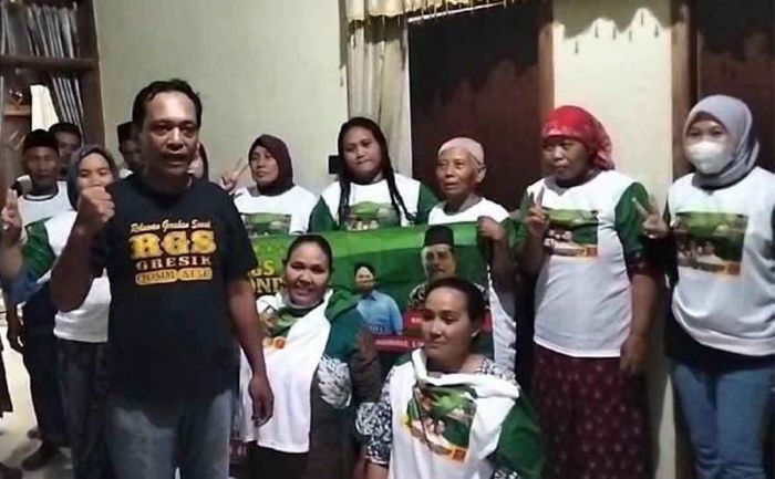 Kampanyekan Prabowo-Gibran, RGS Indonesia Blusukan ke Komunitas Pedagang Ayam Potong di Gresik