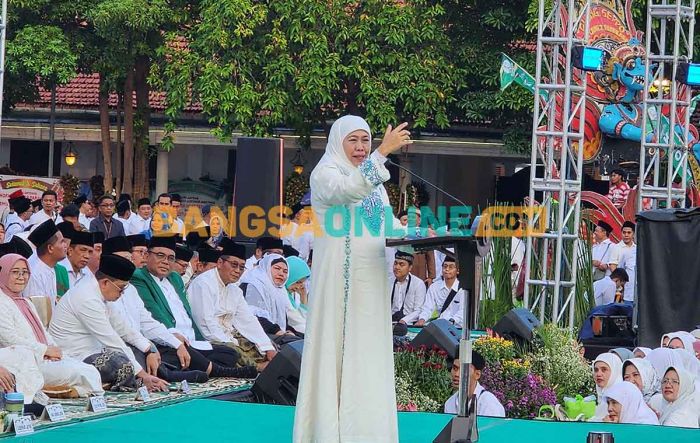 Semarak Ngabuburit Bareng Khofifah-Emil di Grahadi