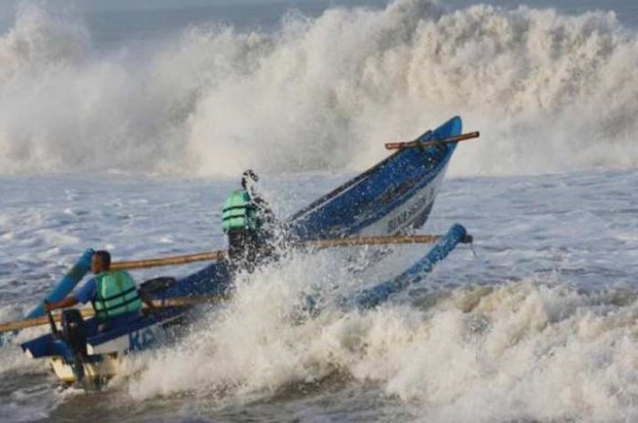 UPT Pengelolaan Sumber Daya Kelautan Pacitan Imbau Masyarakat Lebih Waspada