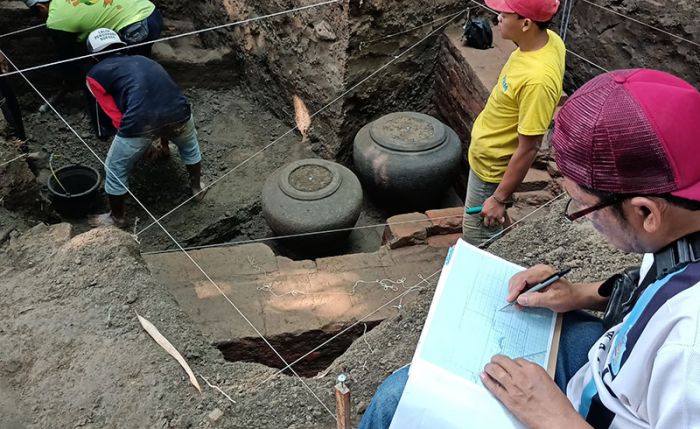 Penelitian Arkeologi Situs Candi Adan-Adan Tahap ke-5 Temukan Sudut Candi dan Dua Gentong