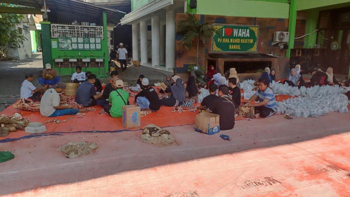 Tahun ini Ponpes Wahid Hasyim Bangil Kurban 4 Ekor Sapi Jumbo dan 13 Kambing