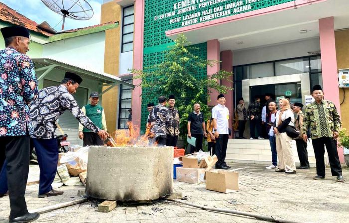 Belasan Ribu Buku Nikah di Tuban Dimusnahkan, ini Penyebabnya