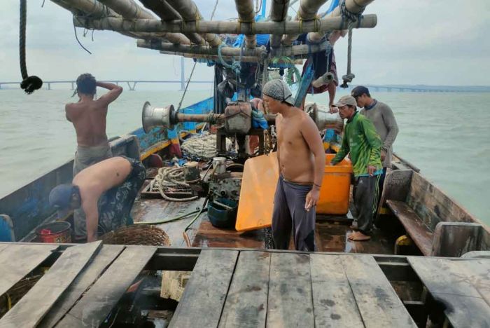 Lakukan Illegal Fishing, 8 Perahu dan Sejumlah ABK Ditangkap Polda Jatim