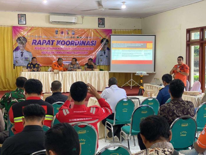 Rakor dengan Pentahelix, BPBD Tuban Bahas Simulasi Penanganan Kebocoran Minyak Rakor dengan Pentahelix, BPBD Tuban Bahas Simulasi Penanganan Kebocoran Minyak