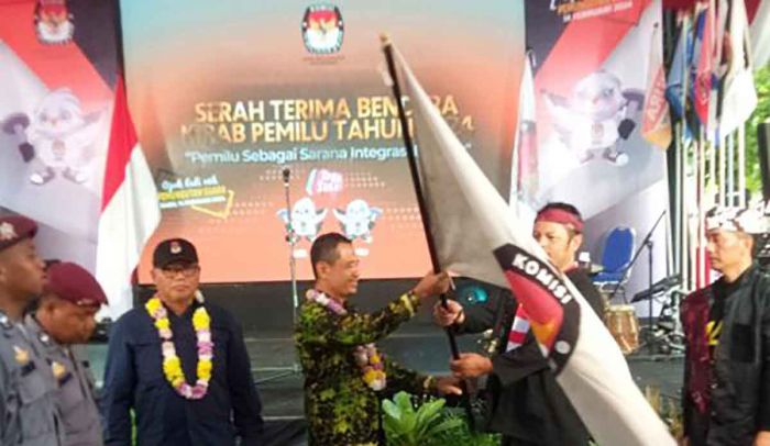 Kesenian Madura dan Ponorogo Sambut Kedatangan Kirab Pemilu 2024 di Surabaya