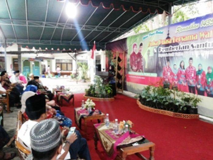 Disperta Probolinggo Beri Santunan Anak Yatim