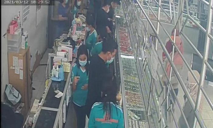 ​Empat Pelaku Penjarahan 3,7 Kg Emas di Pasar Genteng Banyuwangi Ditetapkan sebagai Tersangka